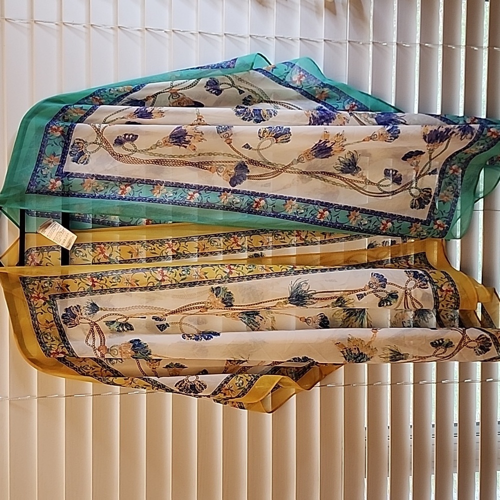 Beautiful Scarf Floral Ruana Chicos OS